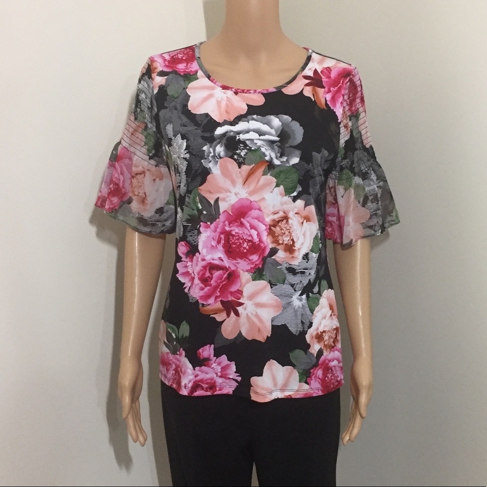 Calvin Klein || Woman’s floral print Blouse size Small